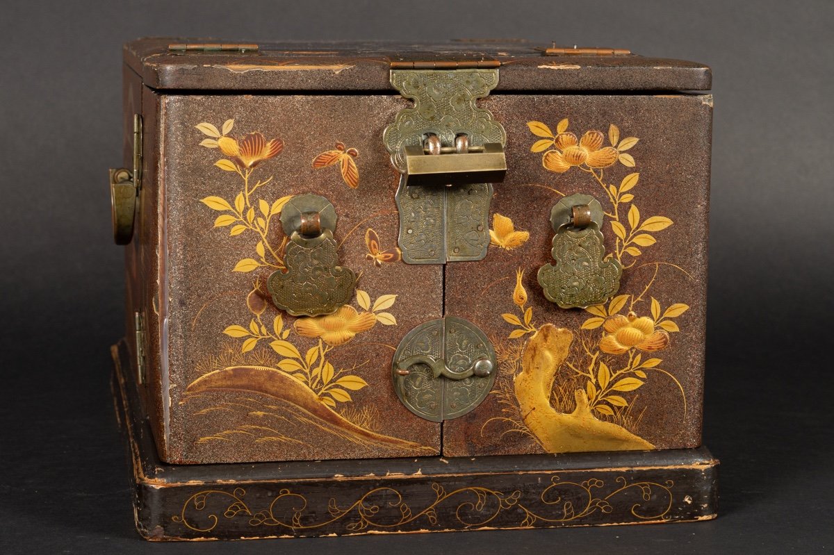 Coiffeuse Portable, Bois Laqué Maki-e Et Incrusté , Japon, ère Meiji (1868-1912).  -photo-2