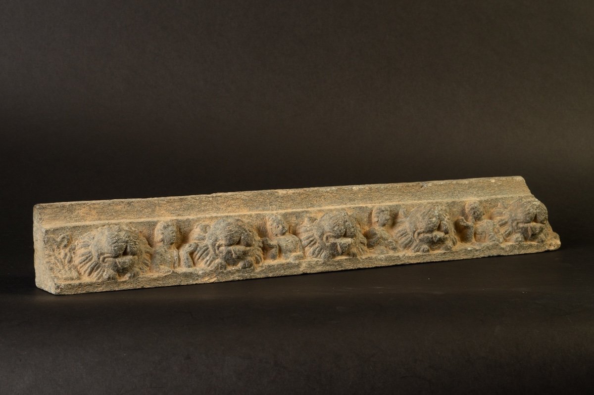 Relief Avec Personnages Et Lions, Pierre, Gandhara, Ier Au Ve Siècle  