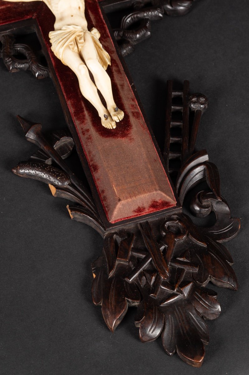 Crucifix In A Carved Frame, Napoleon III, France, 2nd Half Of The 19th Century.  -photo-1