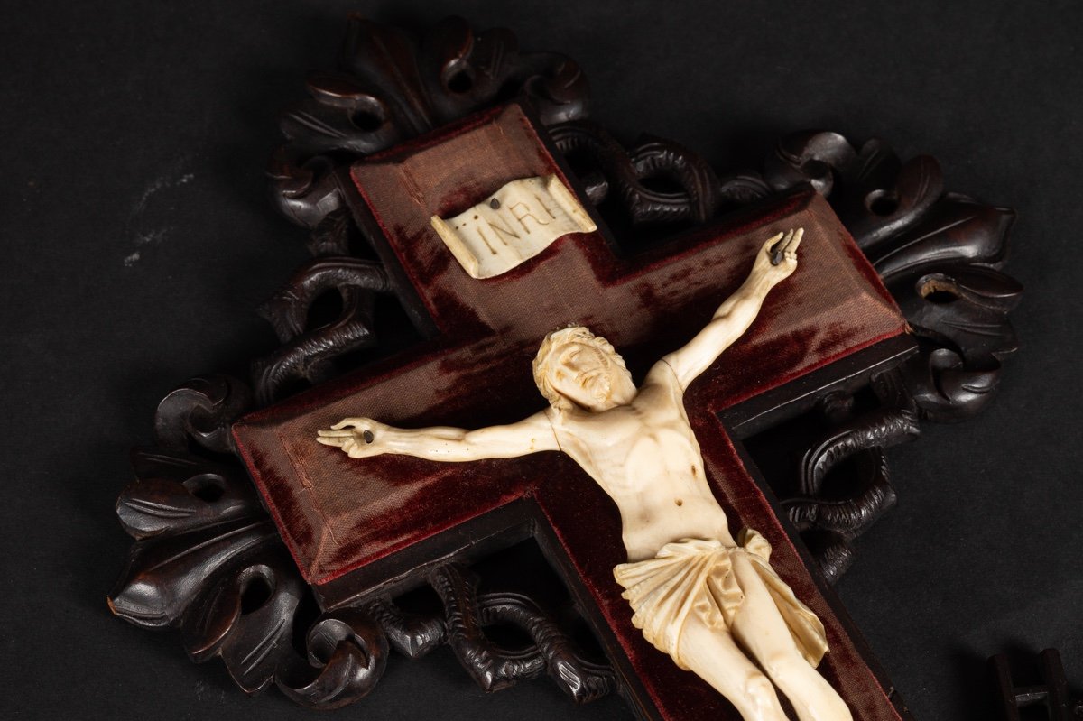 Crucifix In A Carved Frame, Napoleon III, France, 2nd Half Of The 19th Century.  -photo-2