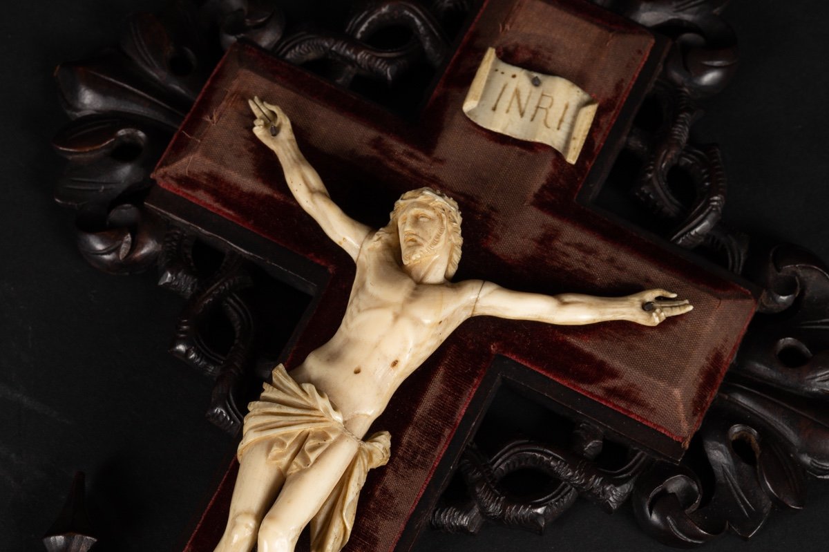 Crucifix In A Carved Frame, Napoleon III, France, 2nd Half Of The 19th Century.  -photo-5