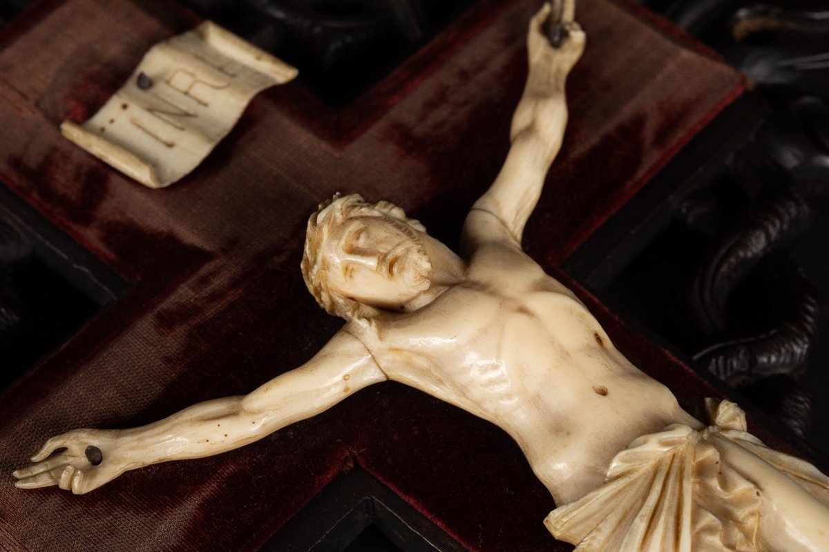 Crucifix In A Carved Frame, Napoleon III, France, 2nd Half Of The 19th Century.  -photo-6