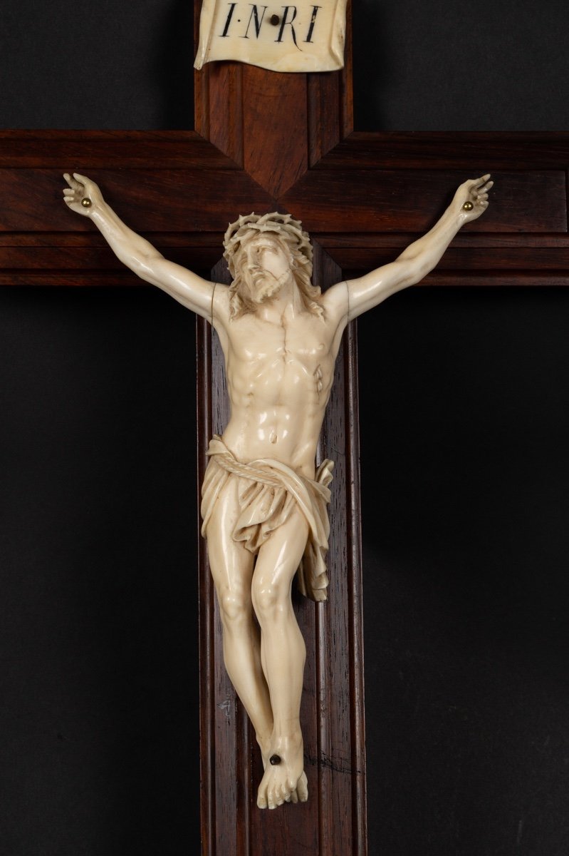 Crucifix Sur Croix En Bois De Rose, France, 2e Moitié Du XIXe Siècle.  -photo-2