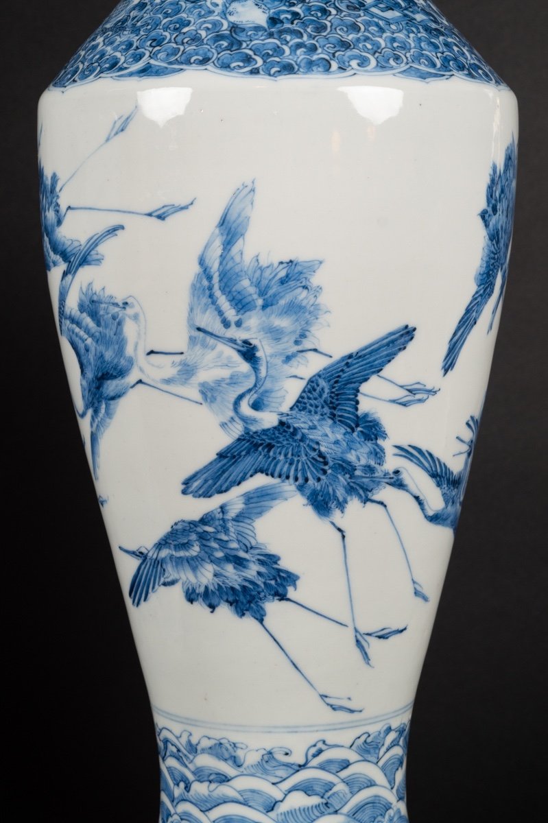 Paire De Vases Avec Grues Et Dragons, Arita, Japon, ère Meiji (1868-1912).  -photo-1