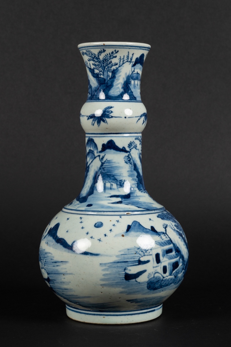 White And Blue Vase, Arita, Japan, Edo Period, 17th Century.  -photo-3