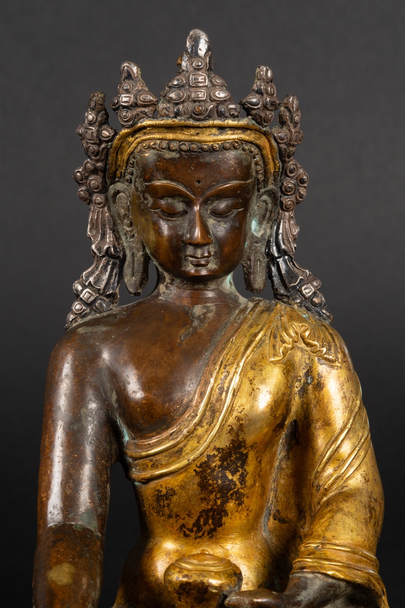 Bouddha couronné, bronze doré, Népal, XIXe siècle. -photo-1