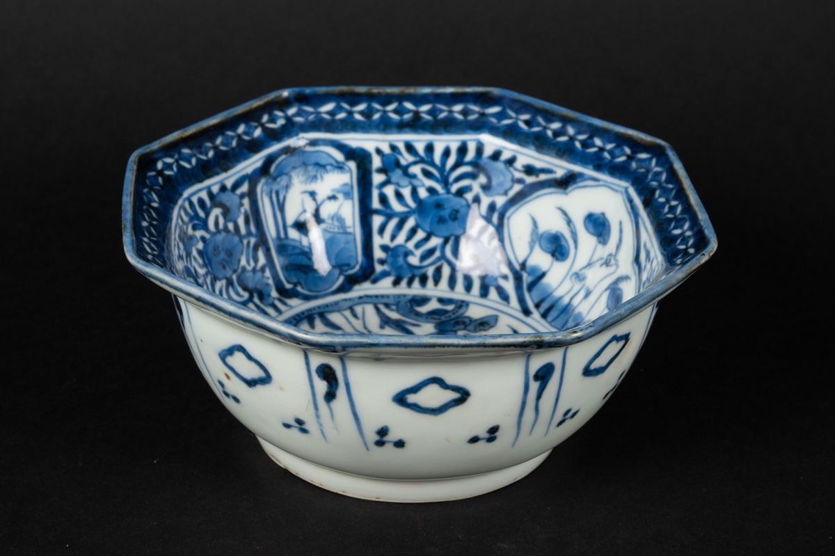 Bol bleu et blanc, Japon, ère Edo, XVIIIe siècle. 