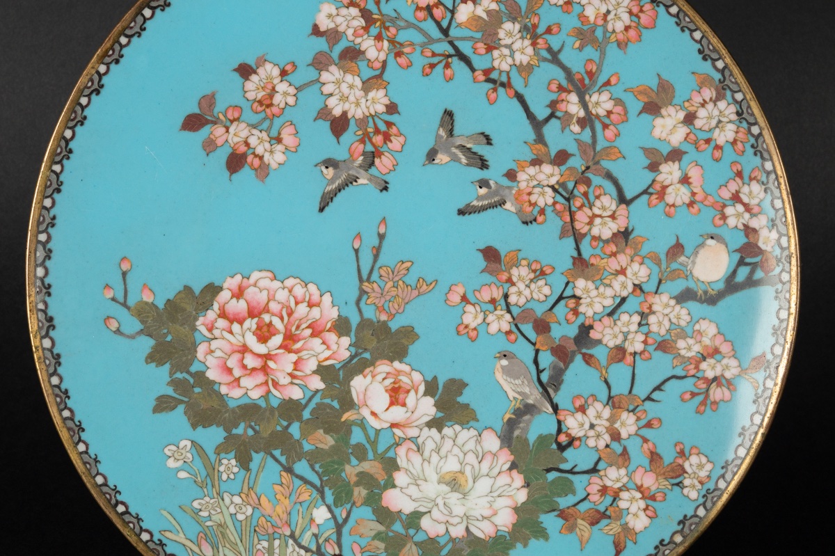 Plat avec oiseaux et fleurs, cloisonné, Japon, ère Meiji (1868-1912). -photo-3