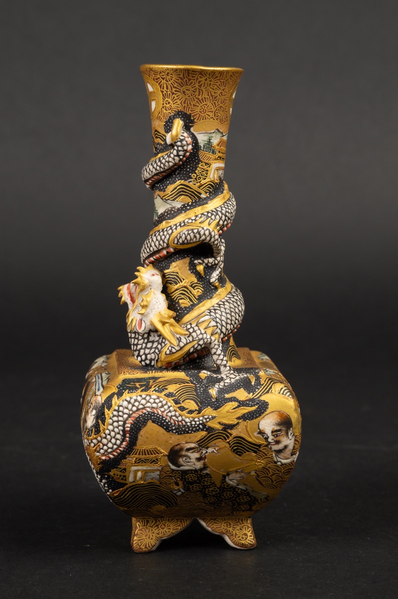Petit vase avec dragon, signé, Satsuma, Japon, période Meiji (1868-1912).-photo-4