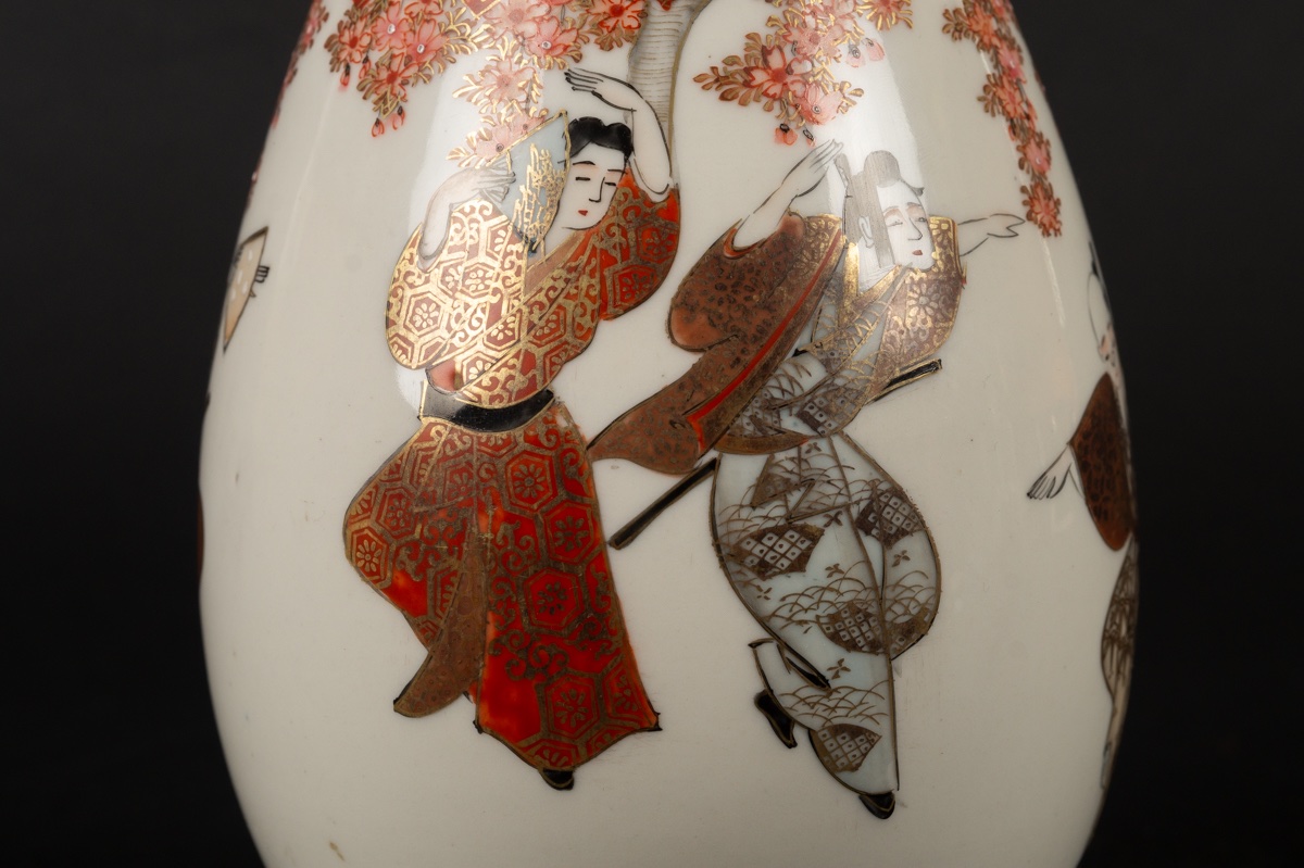 Vase With Dancers, Wataya Heibei, Kutani, Japan, Meiji Period (1868-1912). -photo-6