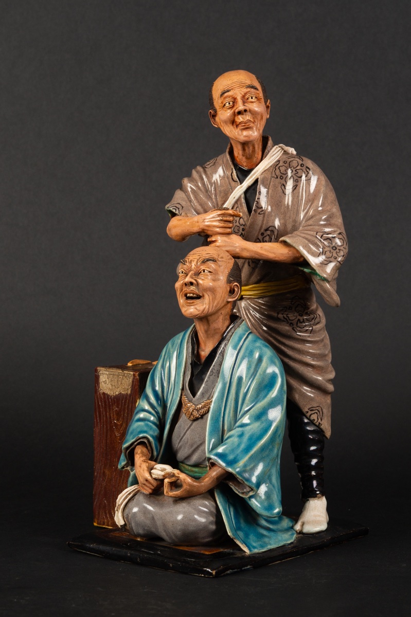 Le coiffeur et son client, Japon, ère Meiji, fin du XIXe siècle.  -photo-3