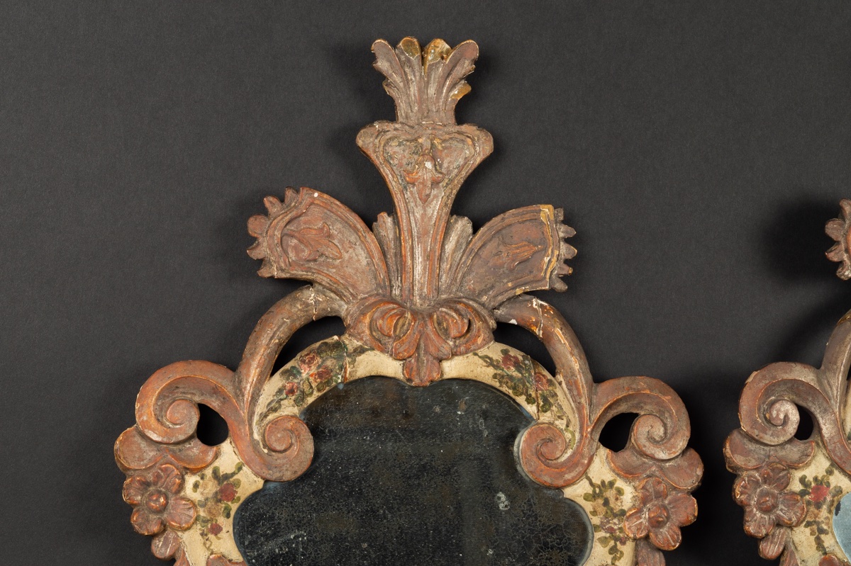 Paire de miroirs, bois peint et argenté, Italie, XVIIIe siècle. -photo-3