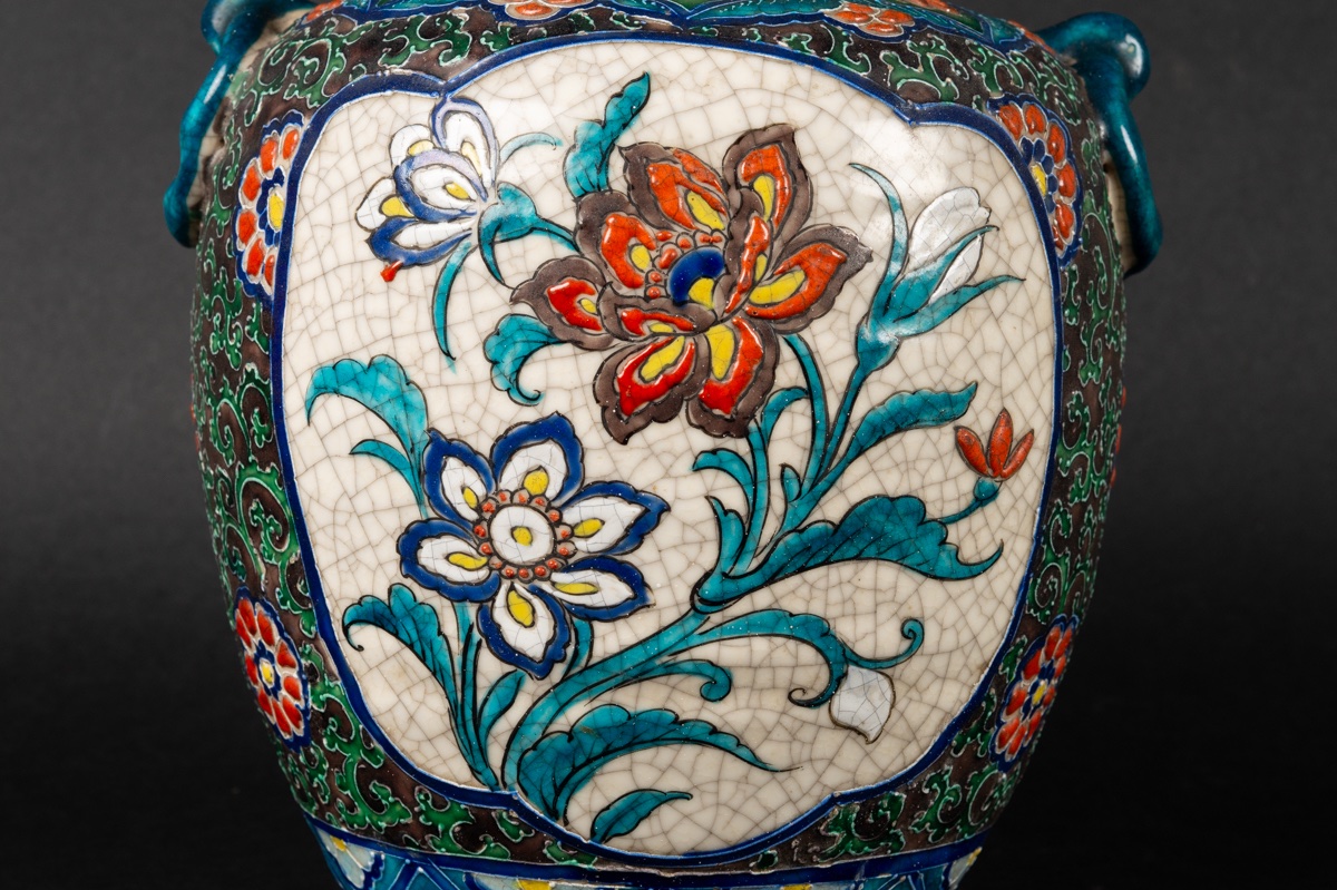 Iznik Style Vase, Signed, Japan, Meiji Period (1868-1912).  -photo-6