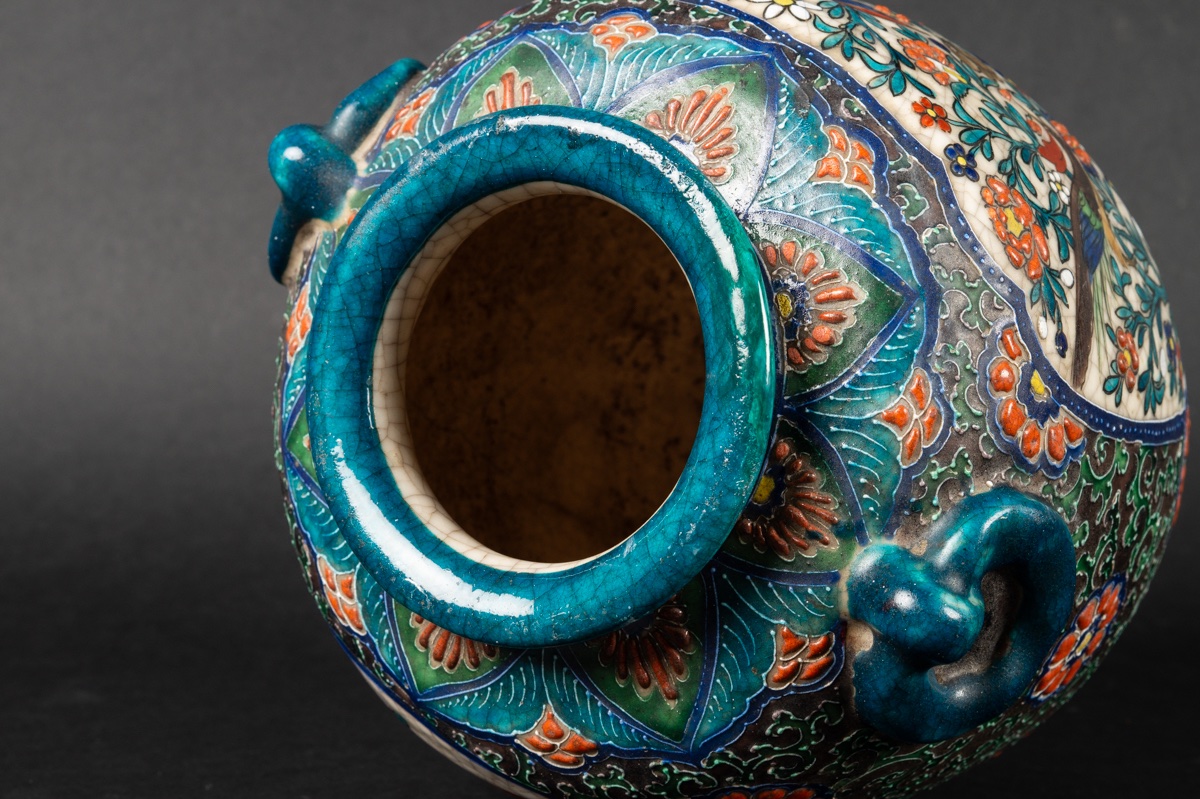 Iznik Style Vase, Signed, Japan, Meiji Period (1868-1912).  -photo-7