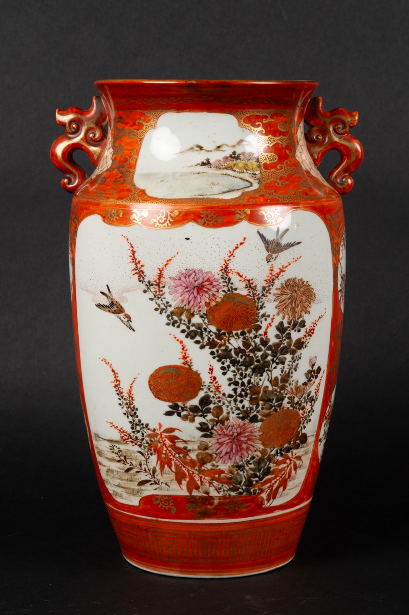 Vase With Women, Signed, Kutani, Japan, Meiji Period (1868-1912). -photo-3