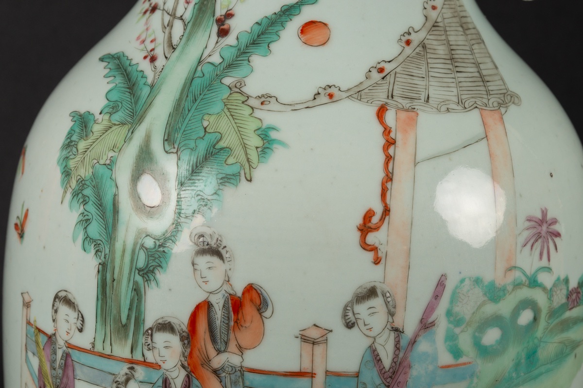 Vase Depicting Women In A Garden, China, Qing Dynasty, 19th / 20th Century.-photo-6