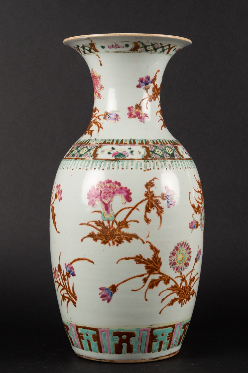 Famille Rose Flower Vase, China, Qing Dynasty, 19th Century.-photo-4