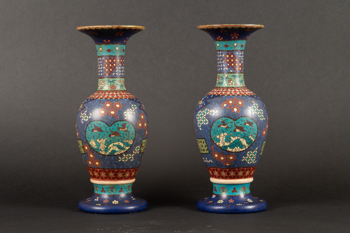 Paire de vases Totai Shippo, Japon, époque Meiji (1868-1912). 