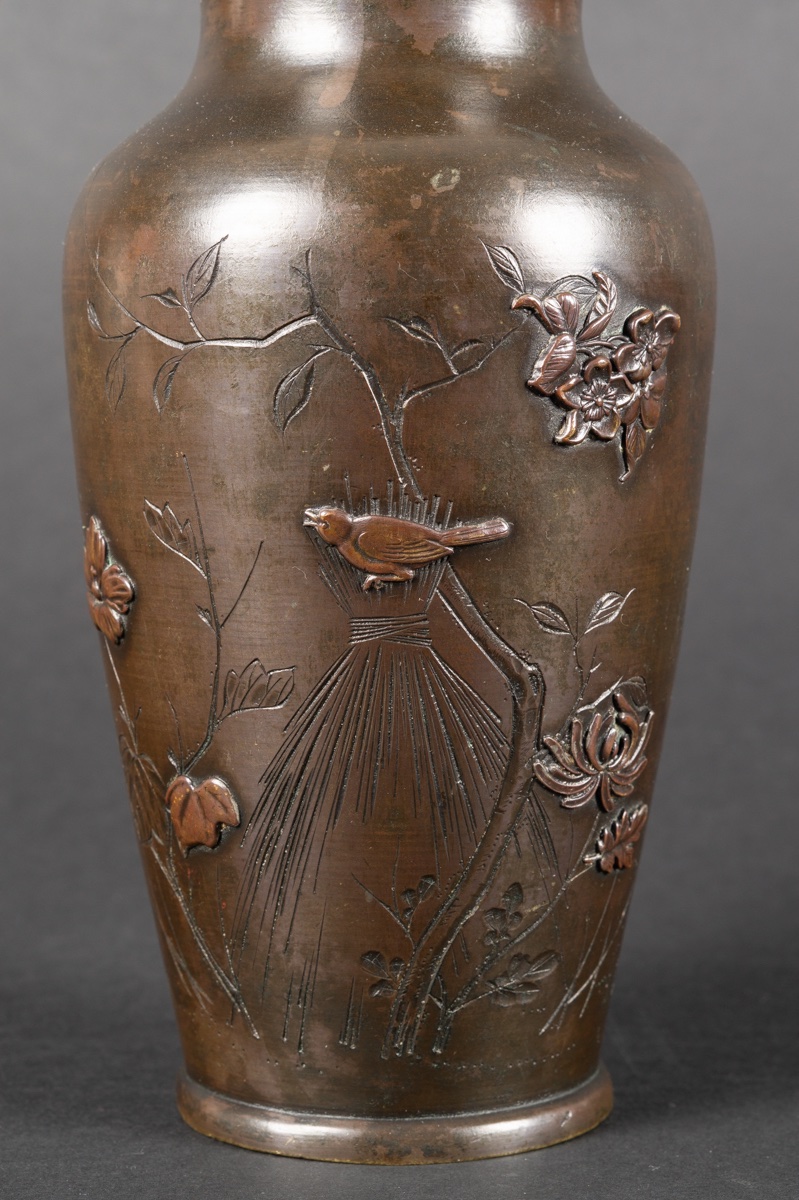 Vase avec oiseaux et fleurs, bronze, Japon, époque Meiji (1868-1912). -photo-1