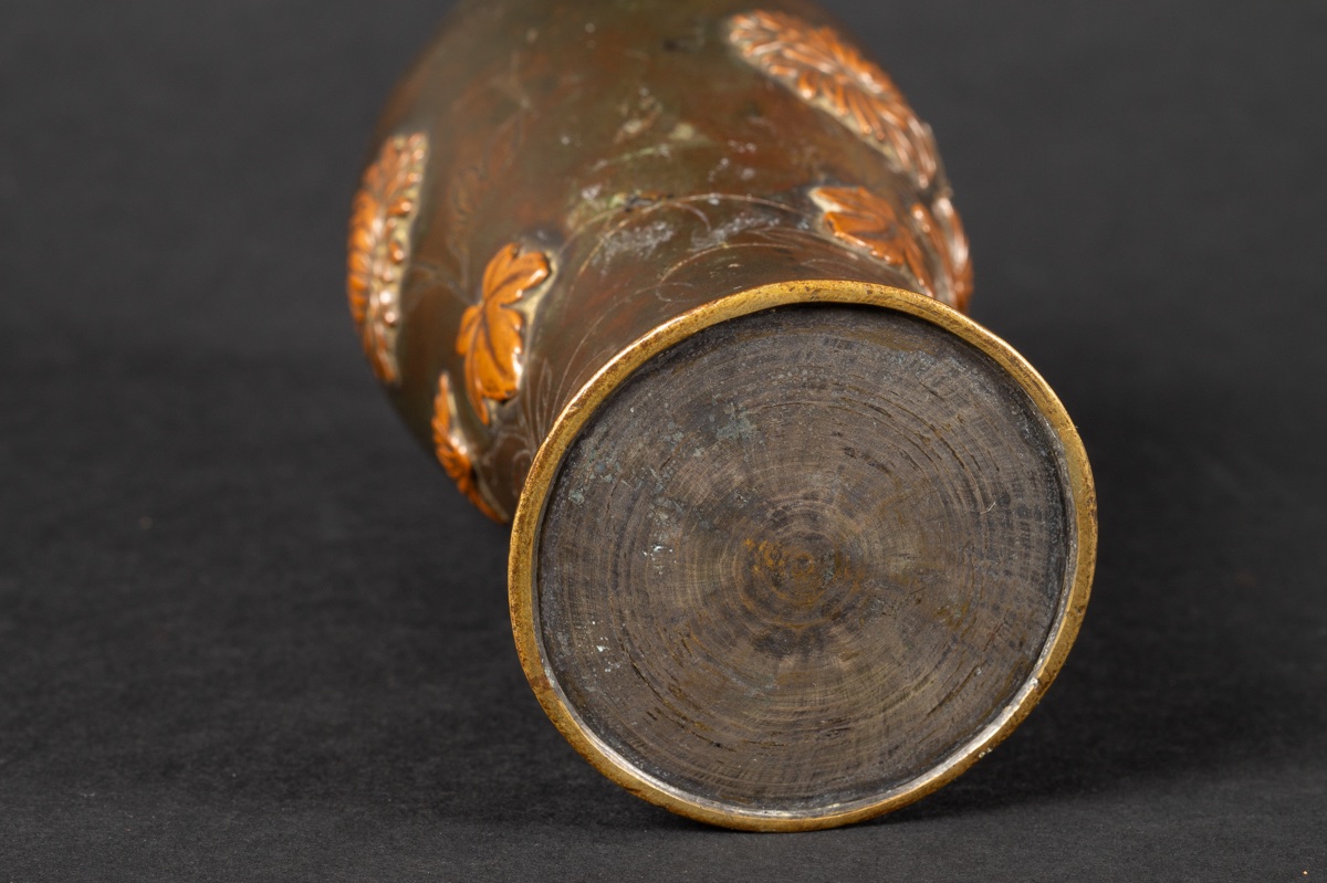 Vase avec libellule, bronze et cuivre, Japon, ère Meiji (1868-1912).  -photo-7