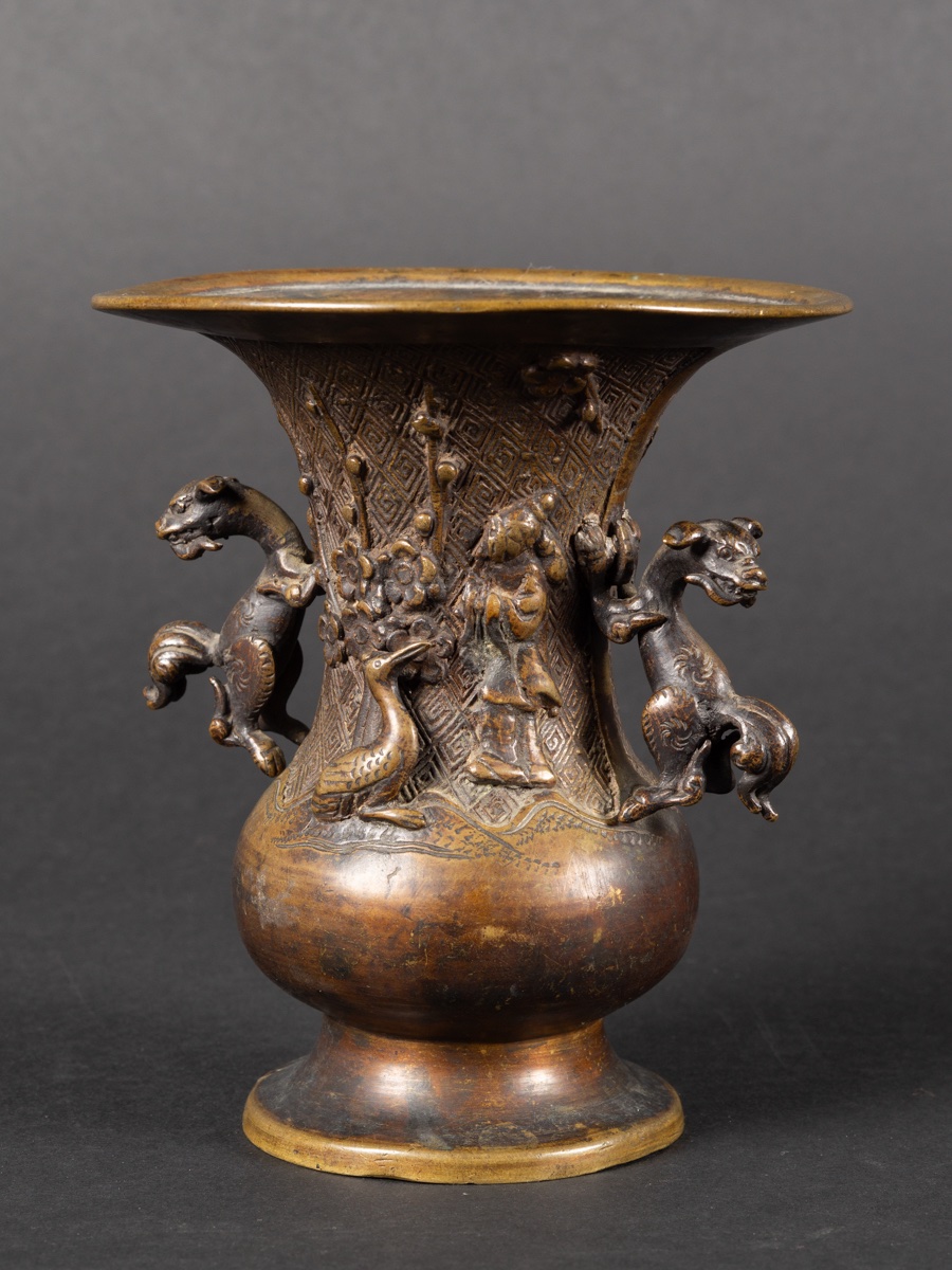 Vase avec grue et couple de shishi, Japon, période Edo, XVIIe-XVIIIe siècle.    -photo-2