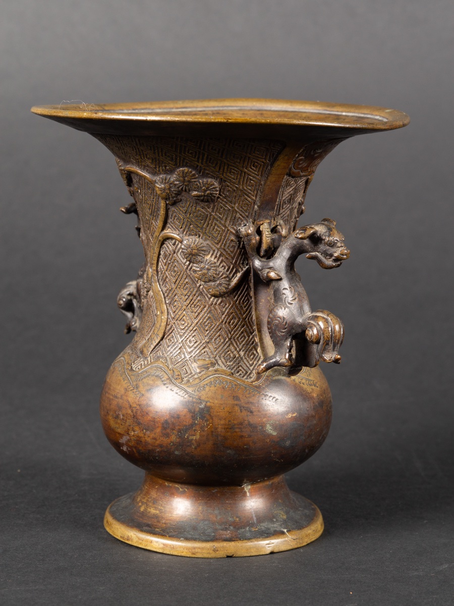 Vase avec grue et couple de shishi, Japon, période Edo, XVIIe-XVIIIe siècle.    -photo-4