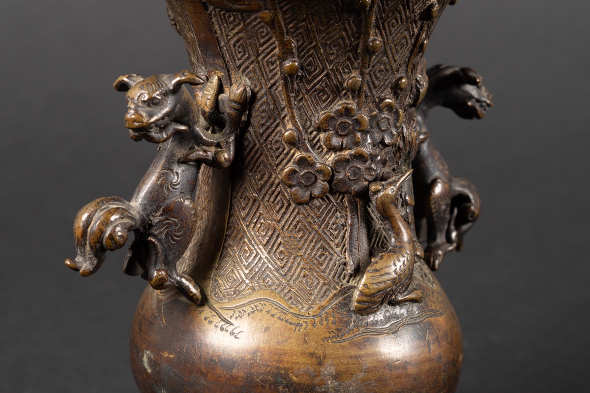 Vase avec grue et couple de shishi, Japon, période Edo, XVIIe-XVIIIe siècle.    -photo-2