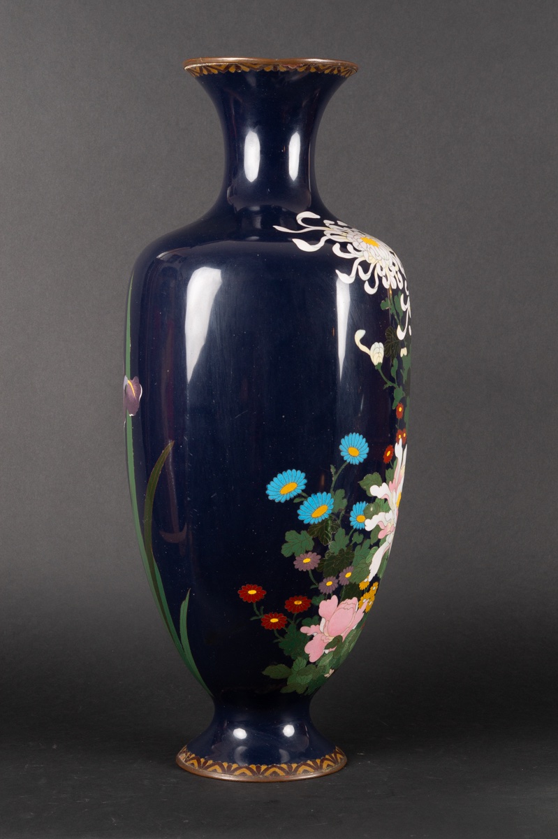 Grand vase en cloisonné avec fleurs, Japon, ère Meiji (1868-1912).  -photo-2