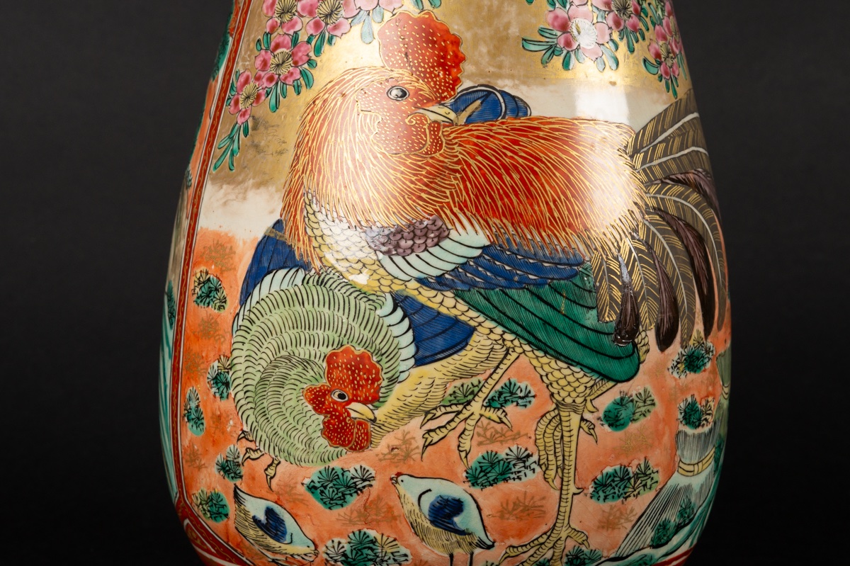 Vase With Hen And Rooster, Signed, Kutani, Japan, Meiji Period (1868-1912).  -photo-2