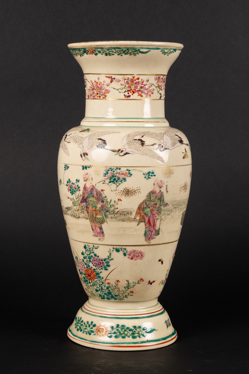 Vase With Figures, Kinkozan, Satsuma, Japan, Meiji Period (1868-1912).