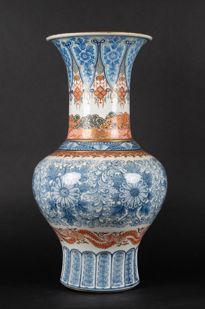 Vase With Phoenixes, Yamamoto, Arita - Imari, Japan, Meiji Period (1868-1912).-photo-2