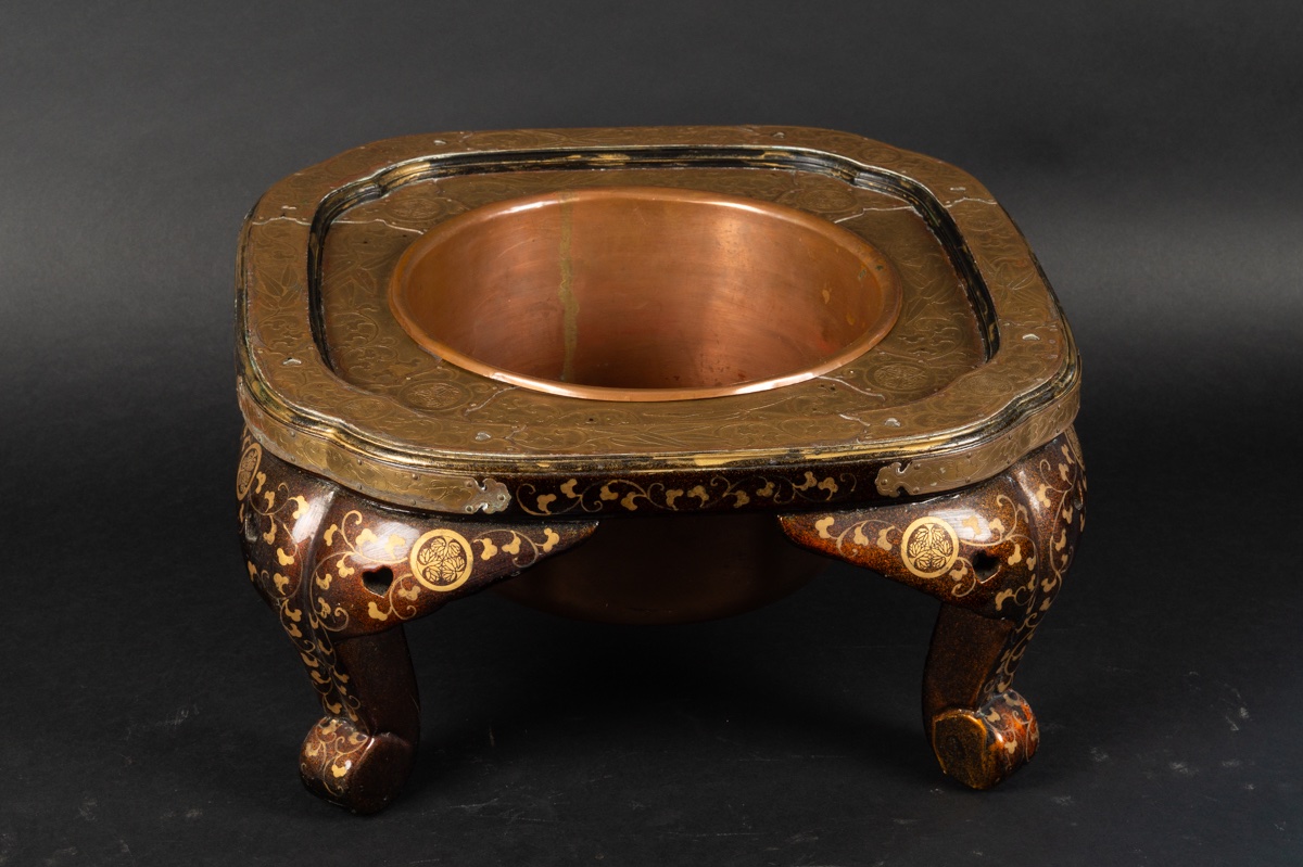 Hibachi, Maki-e Lacquer, Japan, Edo Period (1603–1868). -photo-2