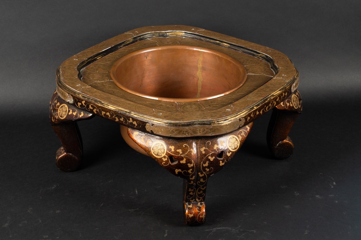Hibachi, Maki-e Lacquer, Japan, Edo Period (1603–1868). -photo-3
