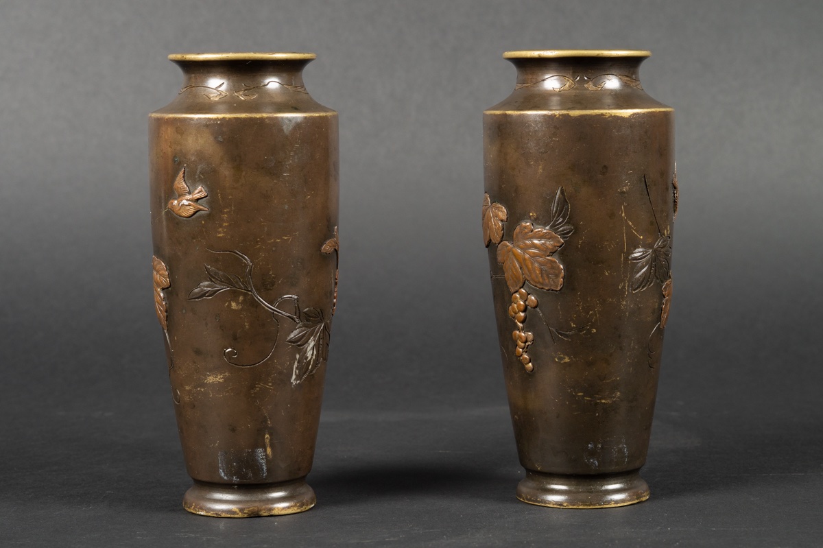 Paire de petits vases avec des hérons, bronze, Japon, ère Meiji (1868-1912).  -photo-3