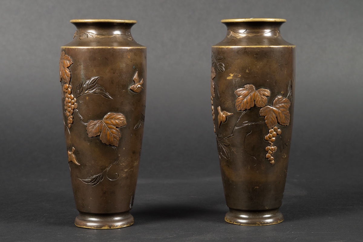 Paire de petits vases avec des hérons, bronze, Japon, ère Meiji (1868-1912).  -photo-4