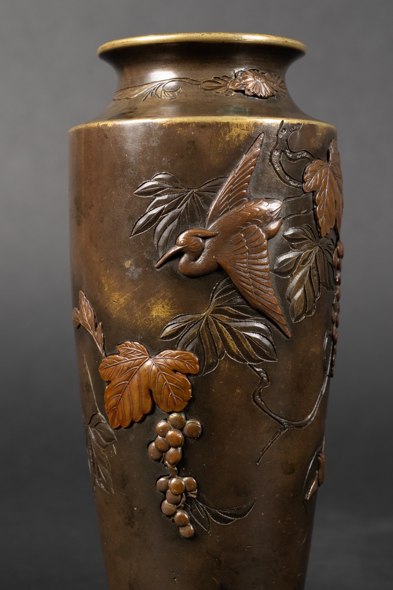 Paire de petits vases avec des hérons, bronze, Japon, ère Meiji (1868-1912).  -photo-2