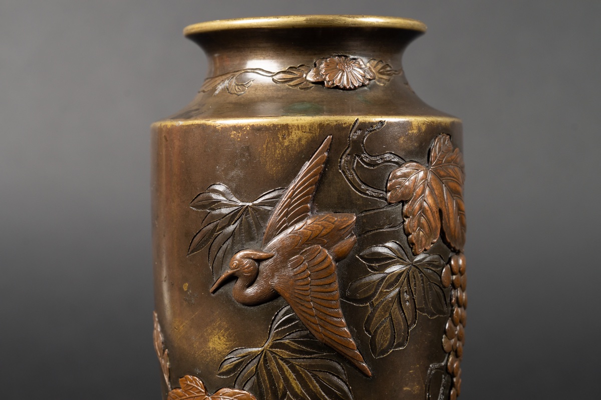 Paire de petits vases avec des hérons, bronze, Japon, ère Meiji (1868-1912).  -photo-3