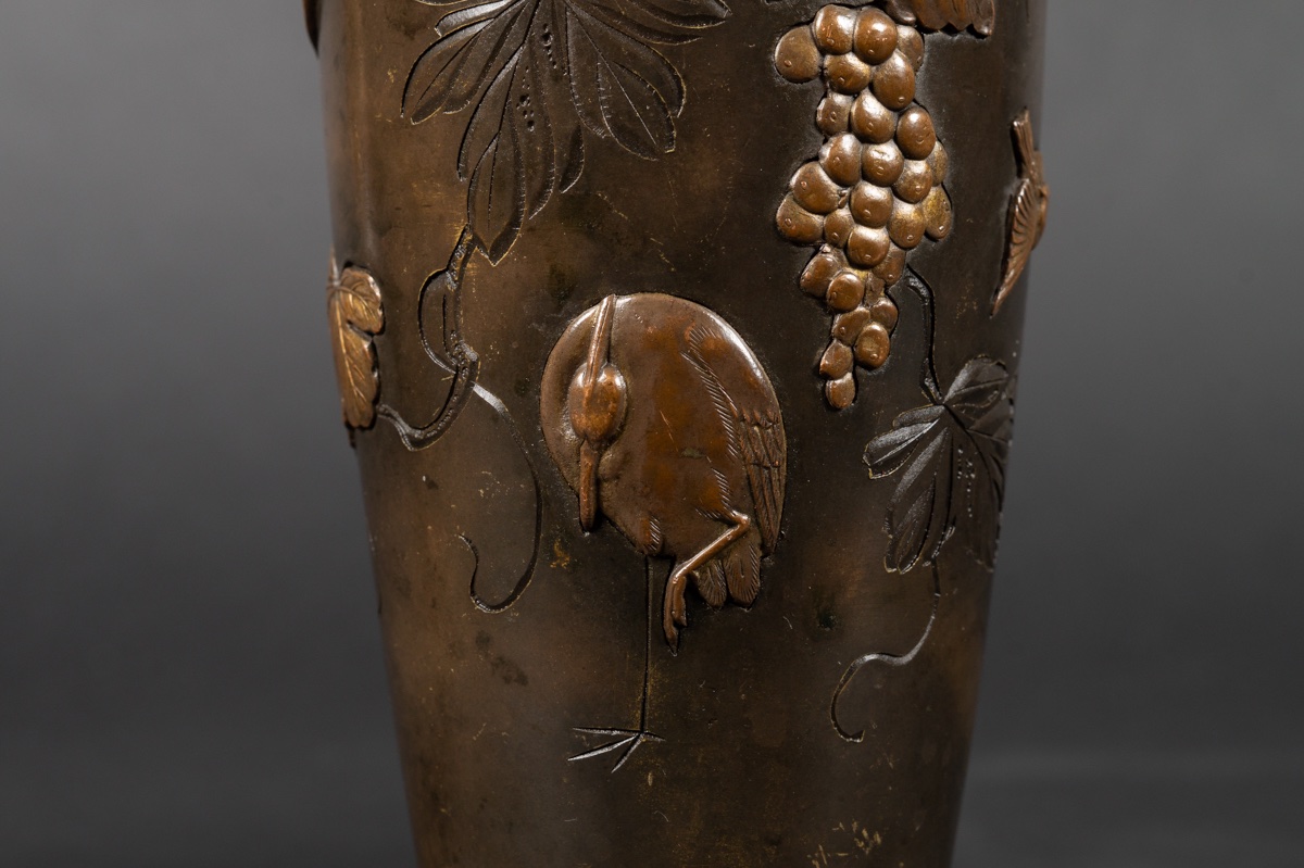 Paire de petits vases avec des hérons, bronze, Japon, ère Meiji (1868-1912).  -photo-4
