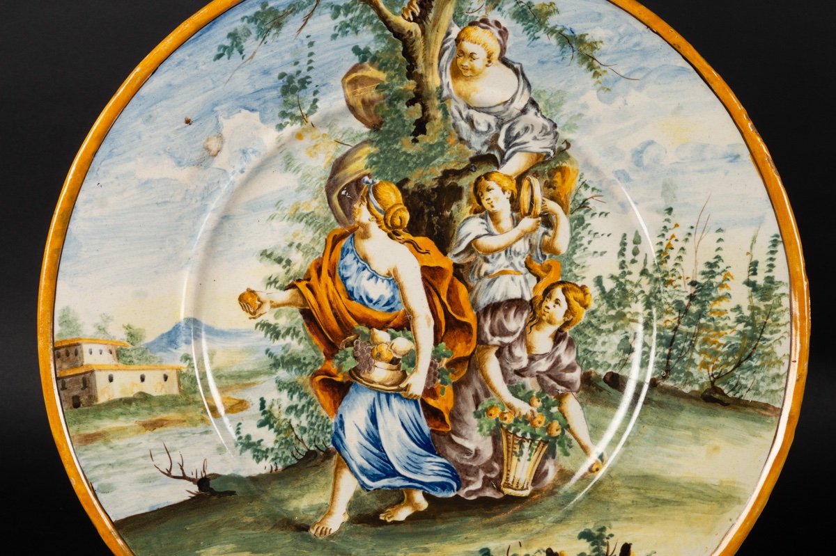 Charger  - Women Picking Fruit, Majolica, Castelli, Italy, 19th Century.-photo-3