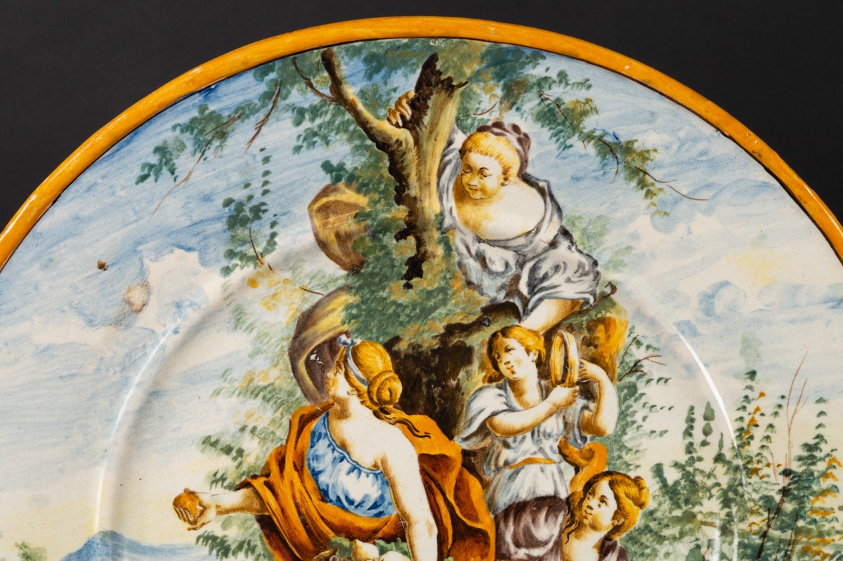 Charger  - Women Picking Fruit, Majolica, Castelli, Italy, 19th Century.-photo-4