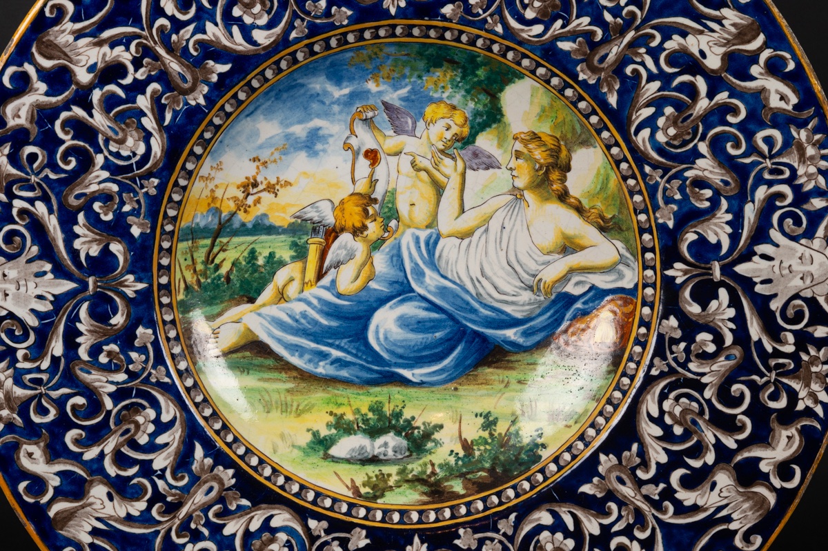 Plate - Venus And The Cupids, Majolica, Italy / France, 19th Century. -photo-3
