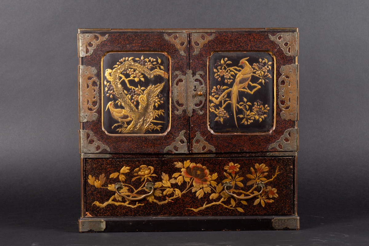 Cabinet, laque maki-e, Japon, ère Meiji (1868-1912) 