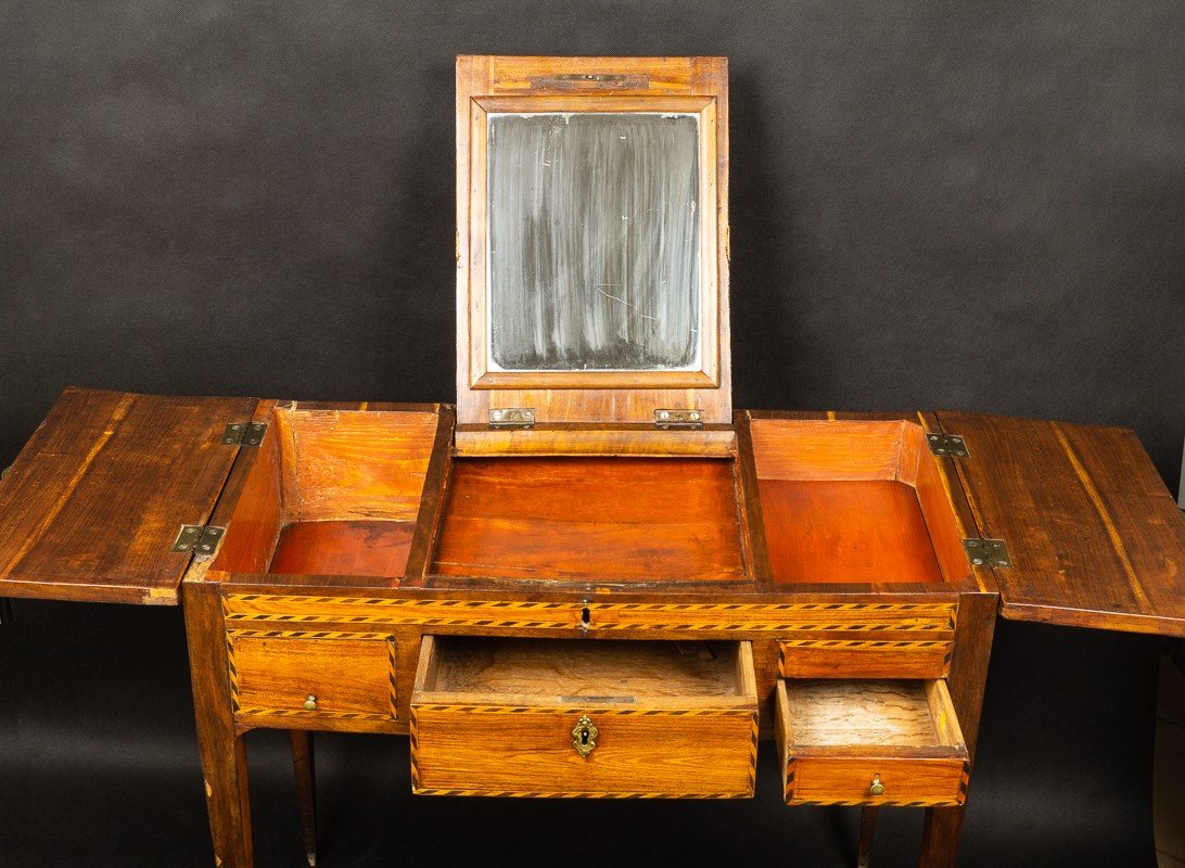 Dressing Table, Louis XVI, Circa 1780.-photo-2