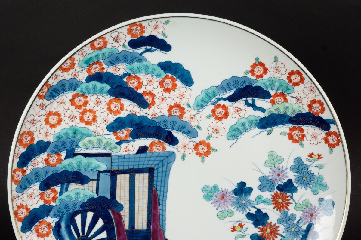 Plat Avec Un Pousse-pousse Et Des Fleurs De Cerisier, Arita - Imari, Japon, XXe Siècle  -photo-2