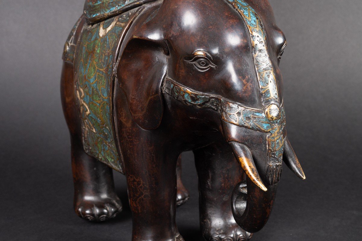 Kannon Bosatsu On An Elephant, Japan, Meiji / Taisho Era, Bronze And Champlevé, Circa 1900-photo-3