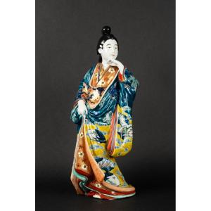 Femme En Kimono 'bijin', Arita - Imari, Japon, ère Meiji (1868-1912) 
