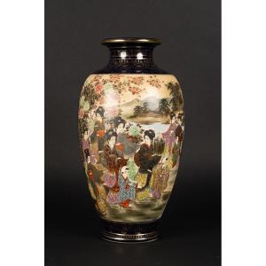 Vase à Figures, Satsuma, Signé, Japon, ère Meiji / Taisho, Début Du 20e Siècle.   
