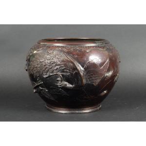 Large Cachepot, Bronze, Japan, Meiji Era (1868-1912). 