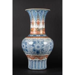 Vase With Phoenixes, Yamamoto, Arita - Imari, Japan, Meiji Period (1868-1912).