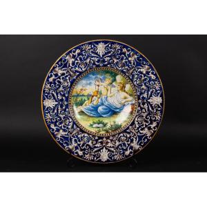 Plate - Venus And The Cupids, Majolica, Italy / France, 19th Century. 
